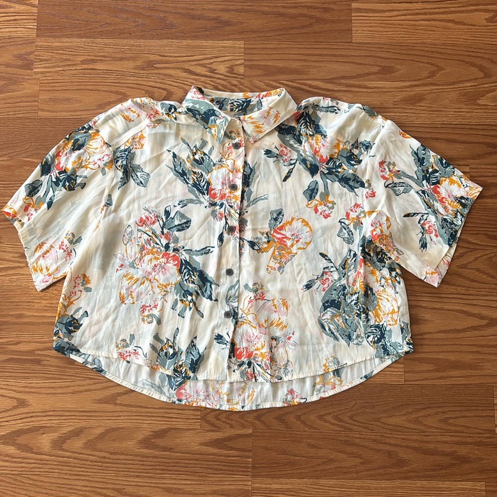 Free People Oversize Cropped Button Down Lily of the Valley Top Small Hawaiian - Picture 6 of 10